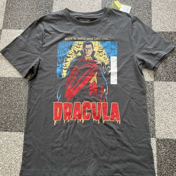 3/$30 NWT Goodfellow&Co Dracula Graphic Tee - Gray M - Picture 2 of 5